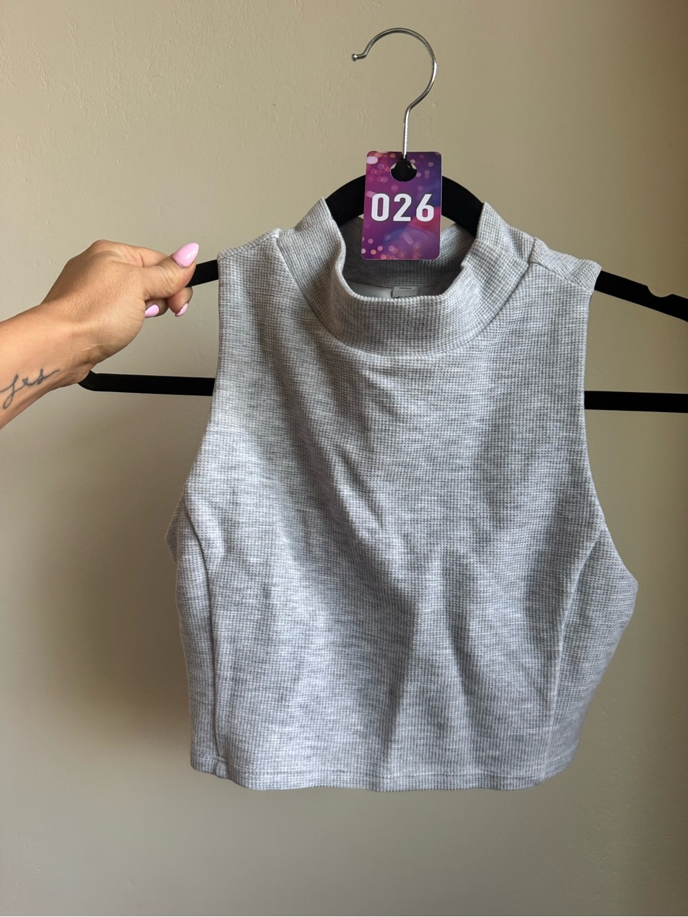 26. ALO Yoga Ribbed Mock Neck Cropped Tank Top - Light Gray